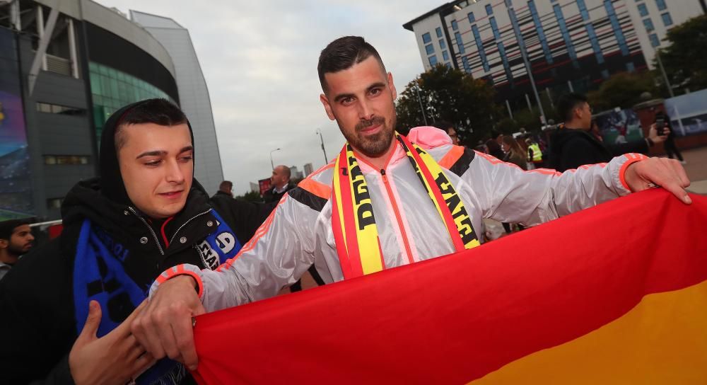 La afición del Valencia CF toma Mánchester