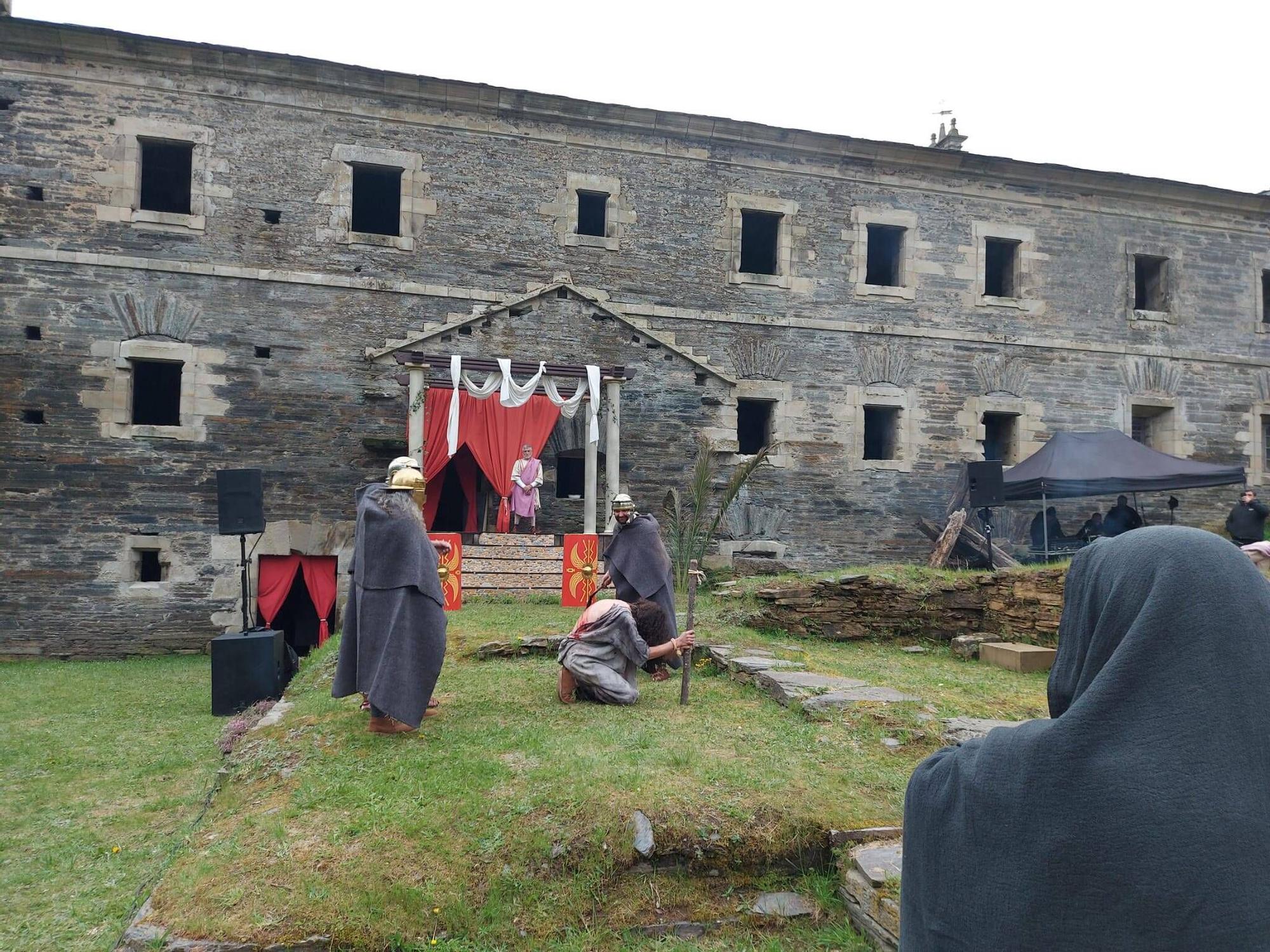EN IMÁGENES | Vía crucis viviente en Villanueva de Oscos