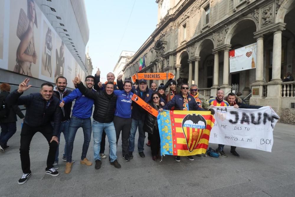 Búscate entre la afición del Valencia CF en Milán