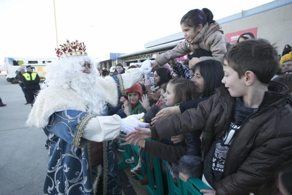 Llegada de los Reyes Magos al aeropuerto de Asturias