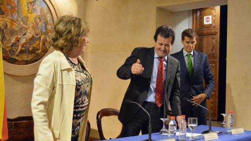 Los regantes de Carcaixent reprochan a Císcar el retraso en la modernización