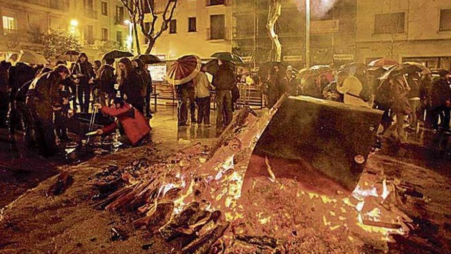 Imagen de archivo de un &#039;foguerÃ³&#039; en la PlaÃ§a del Diamant.