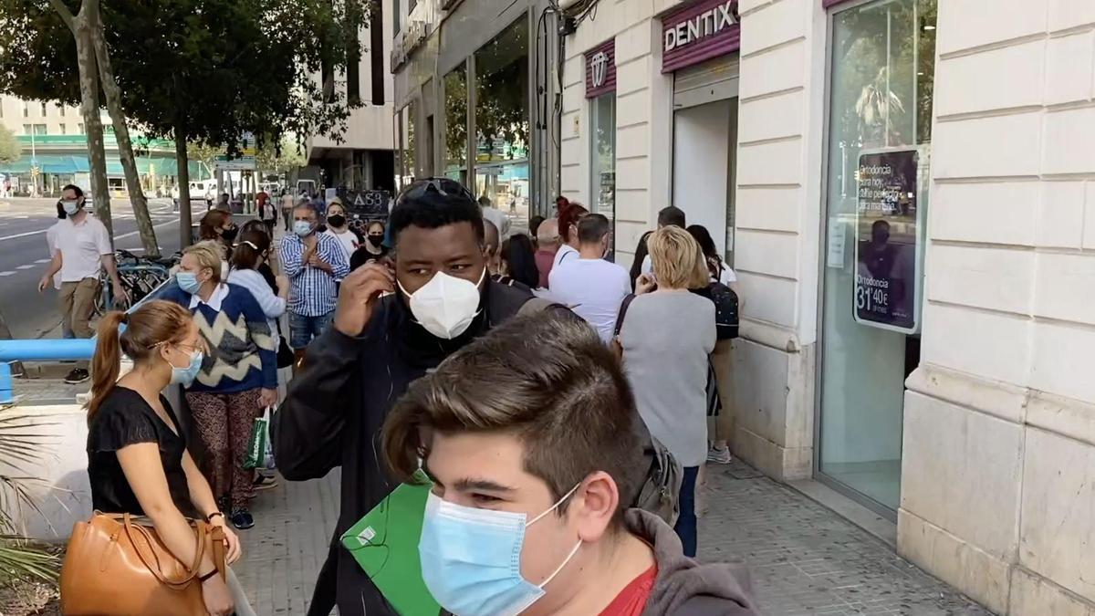 Quiebra de Dentix en Mallorca: Aluvión de protestas frente a la clínica de Palma