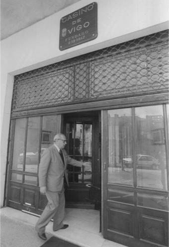1980. Entrada del Casino