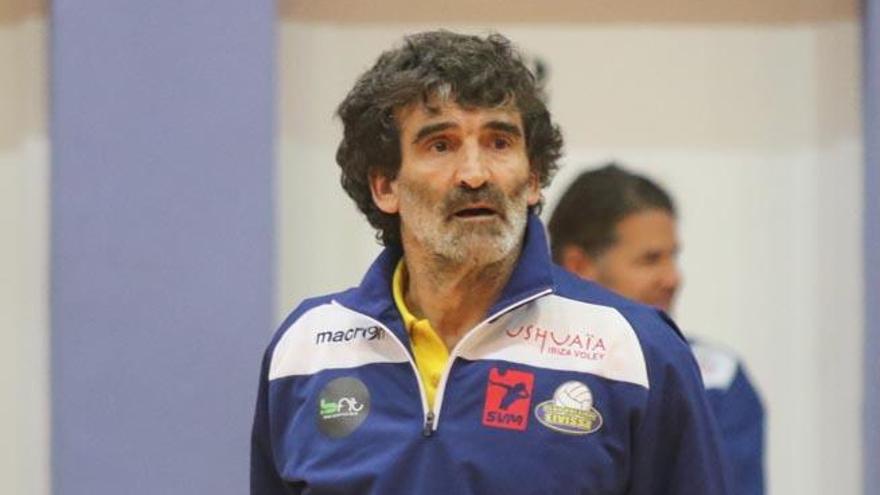 Toni Gino Corona, entrenador del Ushuaïa Ibiza Vóley.