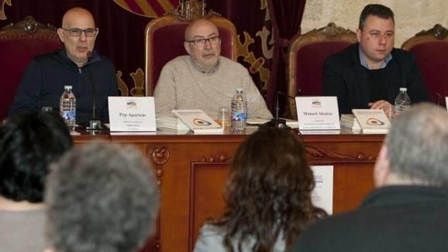 El conseller Alcaraz presenta el libro del Instituto de Estudios del Caroig