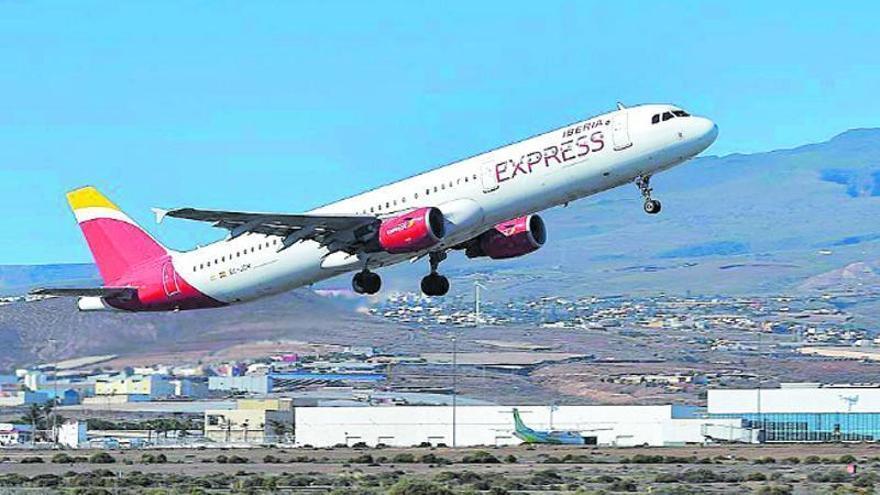 Iberia Express garantiza su crecimiento en Canarias a pesar de la compra de Air Europa