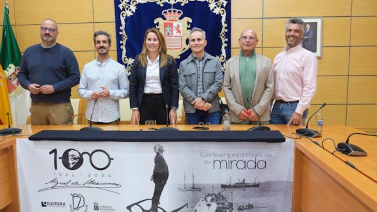 Presentación de las actividades para conmemorar el centenario de la llegada de Unamuno a Fuerteventura.