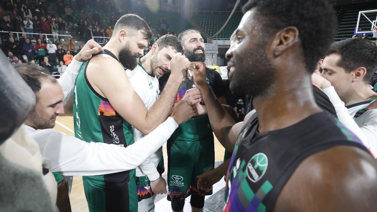 Dani Rodríguez, Julen Olaizola, Kostas Vasileiadis y Kevin Bercy, tras ganar al Melilla.