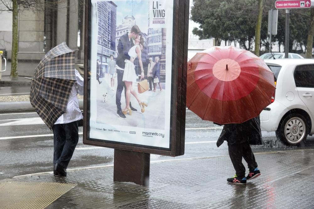 Día de paraguas en A Coruña