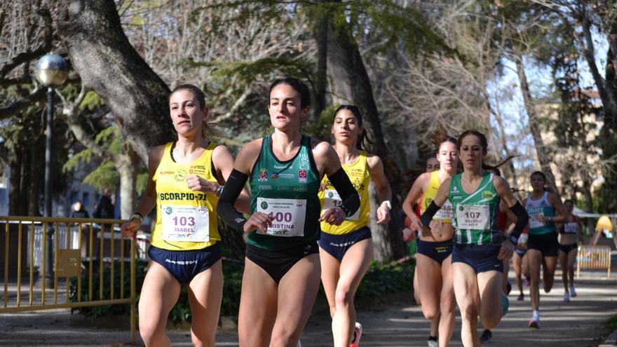 Cristina Espejo y Pablo Salaberría, campeones de Aragón de cross