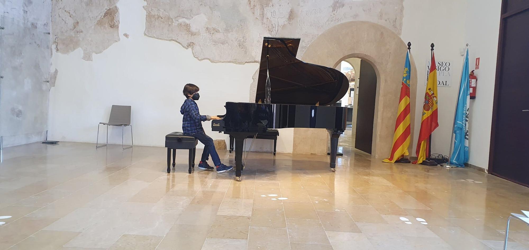 El Pianofest inunda de música el Castell de Riba-roja