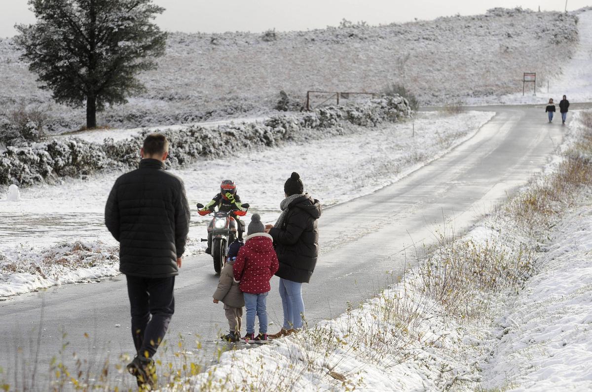 Nieva en las cúspides de Galicia