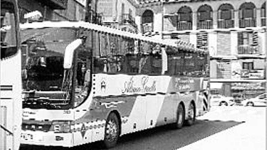 Els autobusos situats a l&#039;estació, al passeig de la Pau de Berga