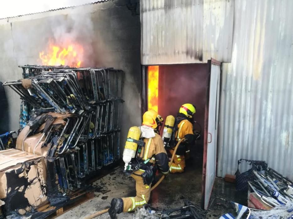 Incendio en un bazar chino de Orihuela Costa