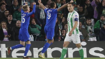 Resumen, goles y highlights del Betis 2 - 3 Rangers de la jornada 6 de la fase de grupos de la Europa League