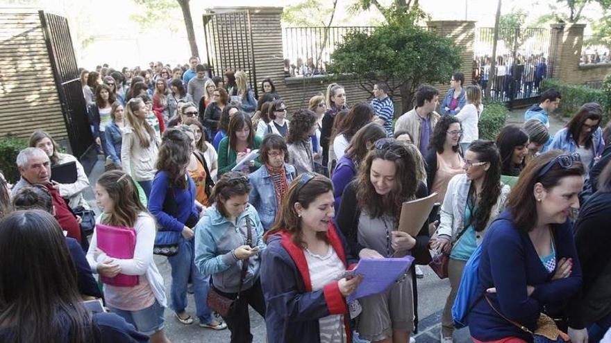 Sindicatos docentes piden no cambiar los temarios de las oposiciones antes de 2022