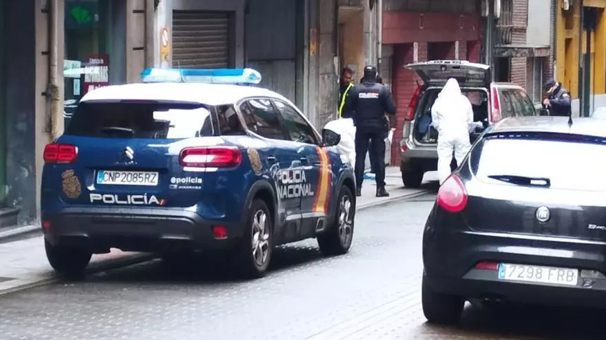 Huyó en taxi y se echó atrás cuando iba a entregarse: así fue la detención del camarero investigado por la muerte de un hombre en Asturias