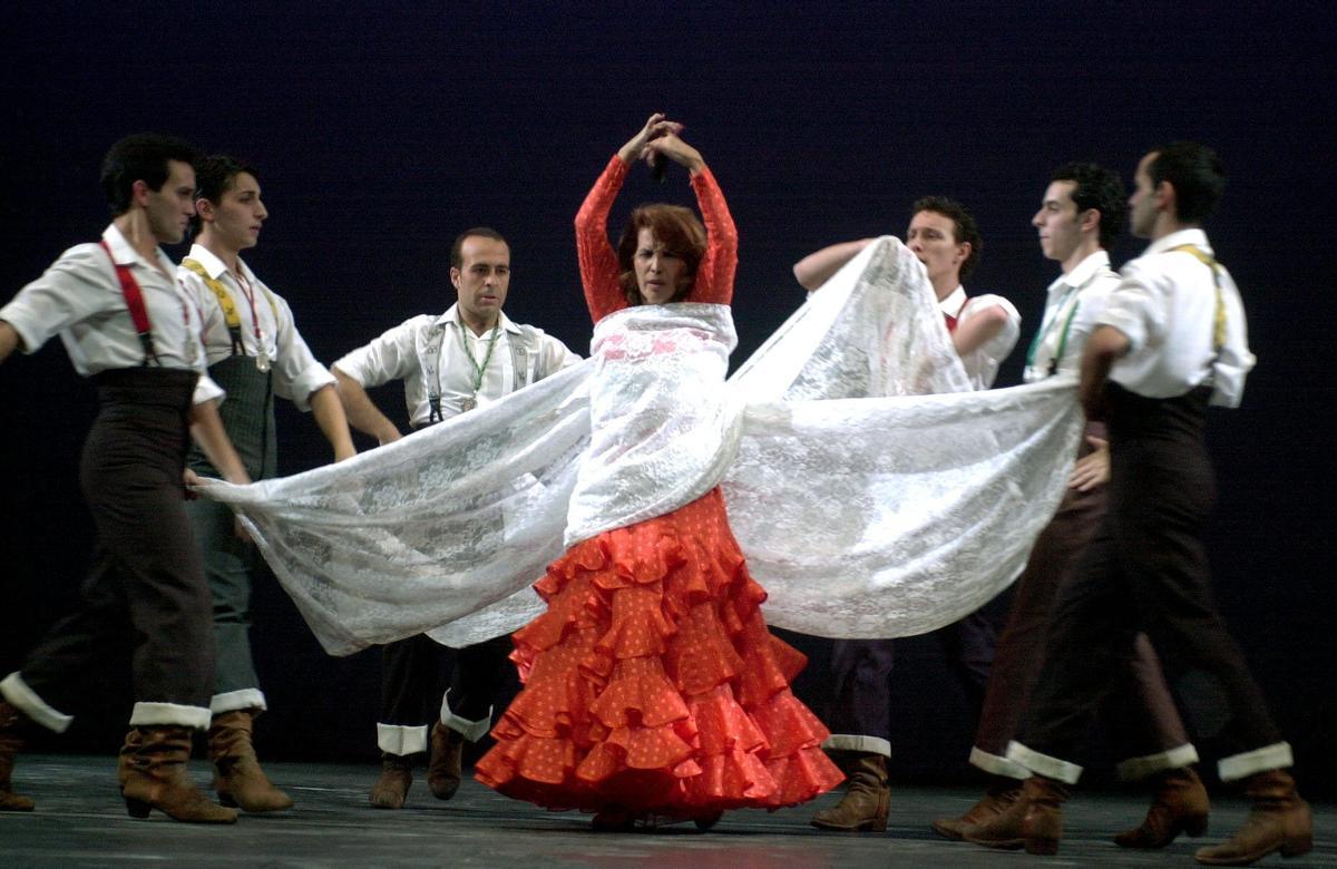 MD-64.Madrid, 31 ene 01.- El Teatro de Madrid acogerá el próximo jueves el estreno de dos nuevas piezas de María Rosa y su Ballet Español, "Recordando el flamenco" e "Historia de la Dolores", que junto a la coreografía "El Rocío" representarán hasta el 4 de marzo en este escenario madrileño. EFE/Mondelo. &amp;lt;p&amp;gt;BAILE FLAMENCO. BALLET. DANZA FLAMENCA. BAILAORAS.&amp;lt;/p&amp;gt