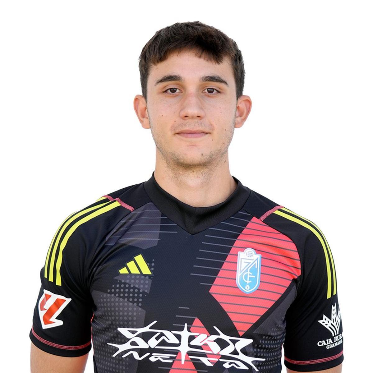 Iker García será el encargado de suplir a los dos porteros