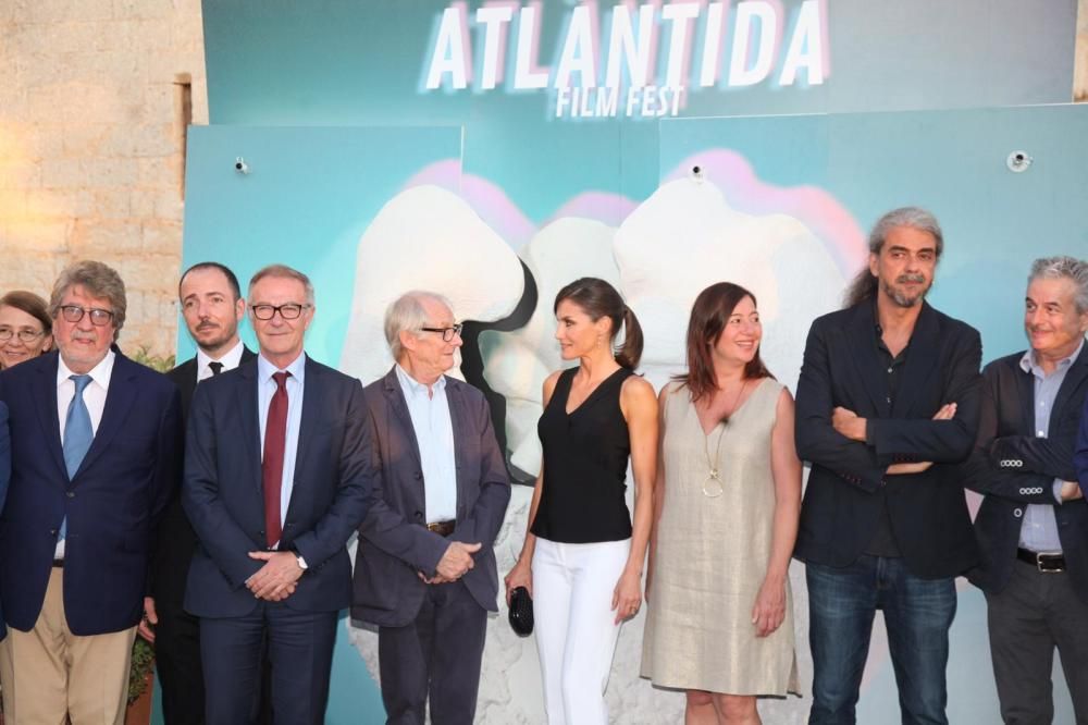 La reina Letizia y Ken Loach se encuentran en Bellver