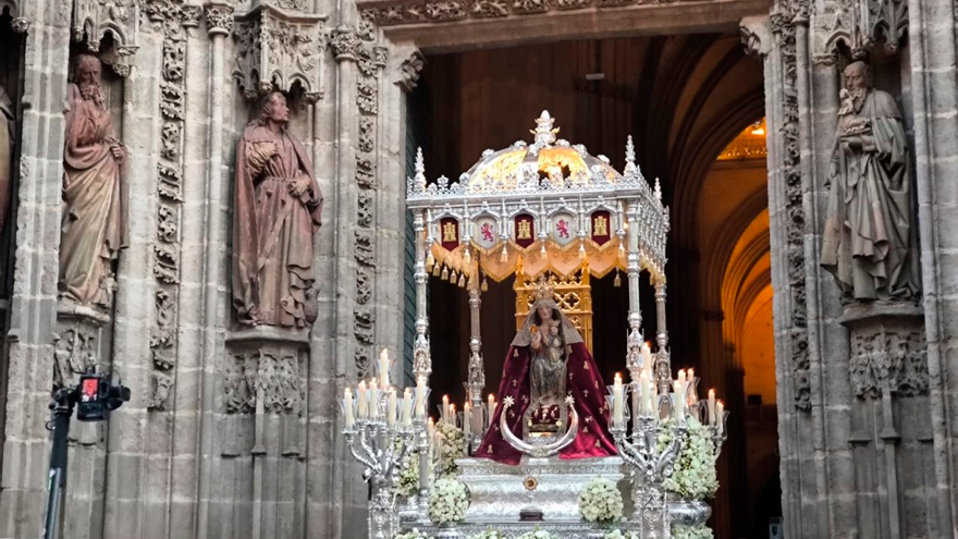 Histórica procesión de San Fernando y la Virgen de Valme en Sevilla / Archisevilla