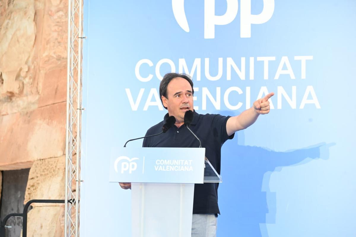 El PP convierte Elche en el escaparate del apoyo de Alicante a Juanfran Pérez Llorca ante Génova