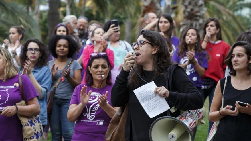 Concentración en la Plaza de La Feria por la libertad provisional de 'La Manada'