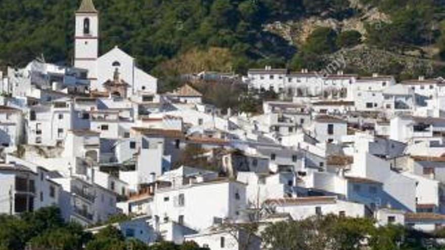 Rescatada una senderista de 68 años lesionada en Casarabonela