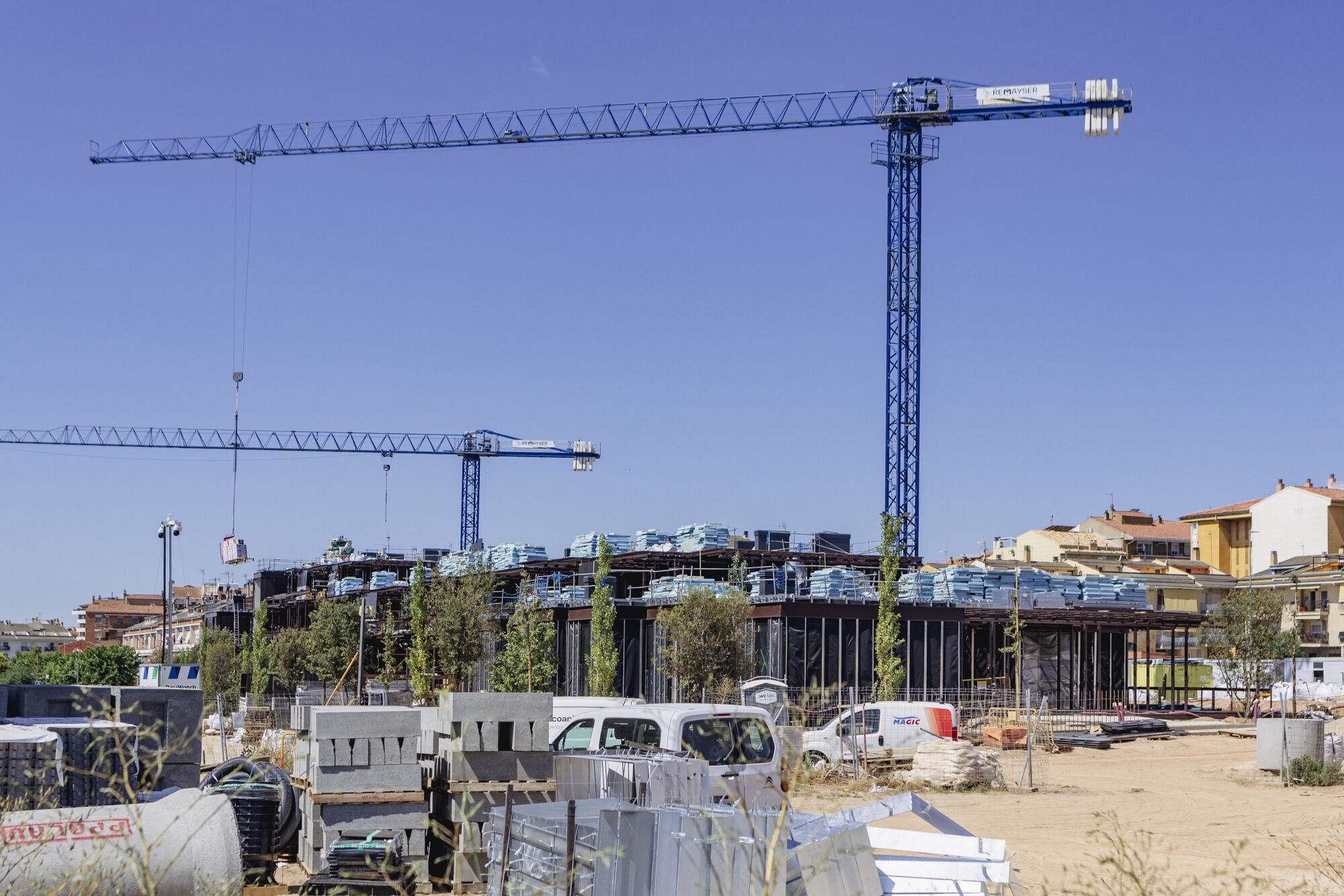 Obres a La Parada, l'edifici més singular de Manresa des de fa dècades