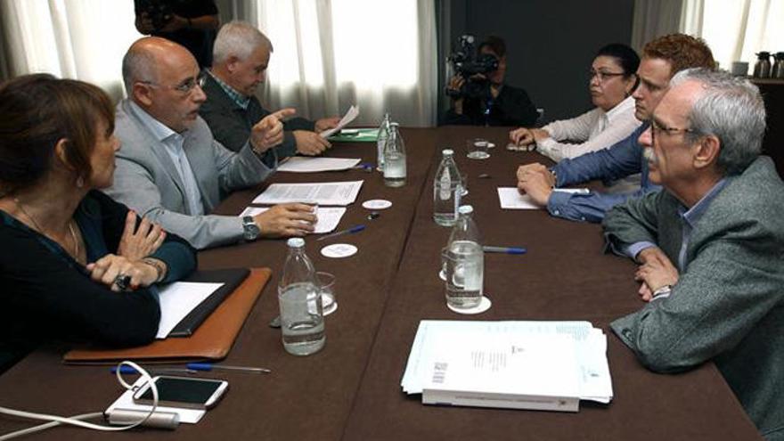 Morales advierte a Podemos de que sus exigencias los alejan del pacto