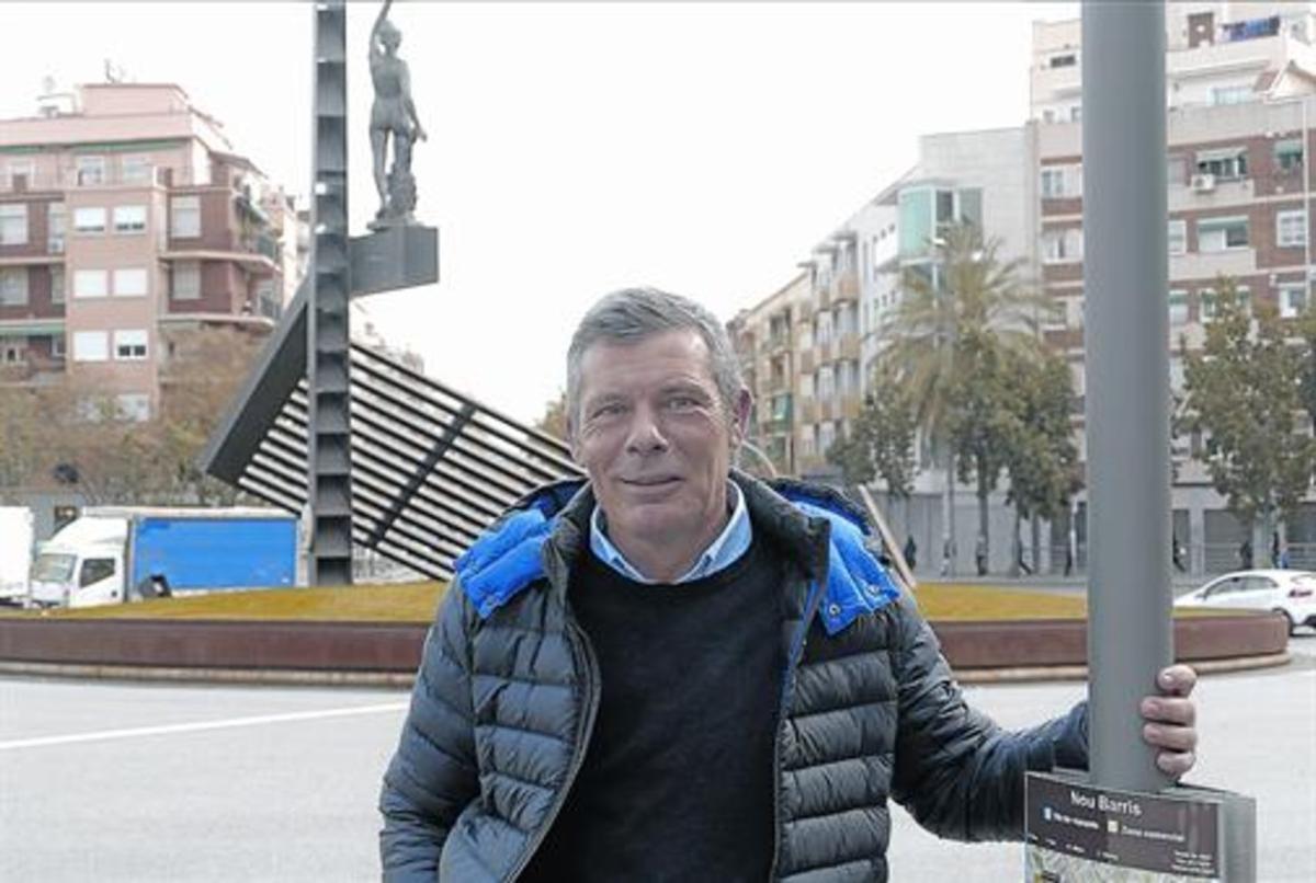 L’entrenador de bàsquet Joan Montes, a la plaça de la República, fins fa poc de Llucmajor.