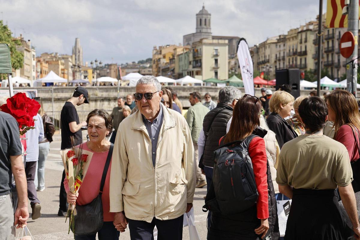 Les imatges de la diada de Sant Jordi a Girona