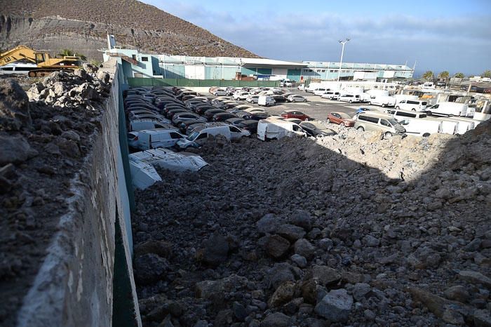 DESPRENDIMIENTO EN LA ZONA INDUSTRIAL DE EL TIVOLI