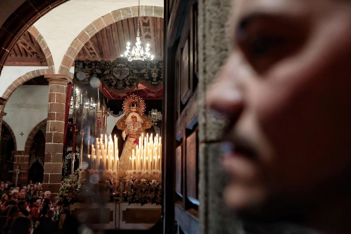 Jueves Santo: Procesión de La Macarena y El Cautivo, en Santa Cruz