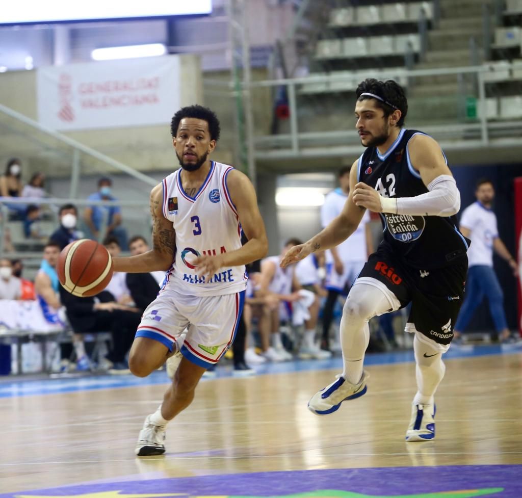 El HLA vence al líder y presenta su candidatura para al "play-off" por la ACB