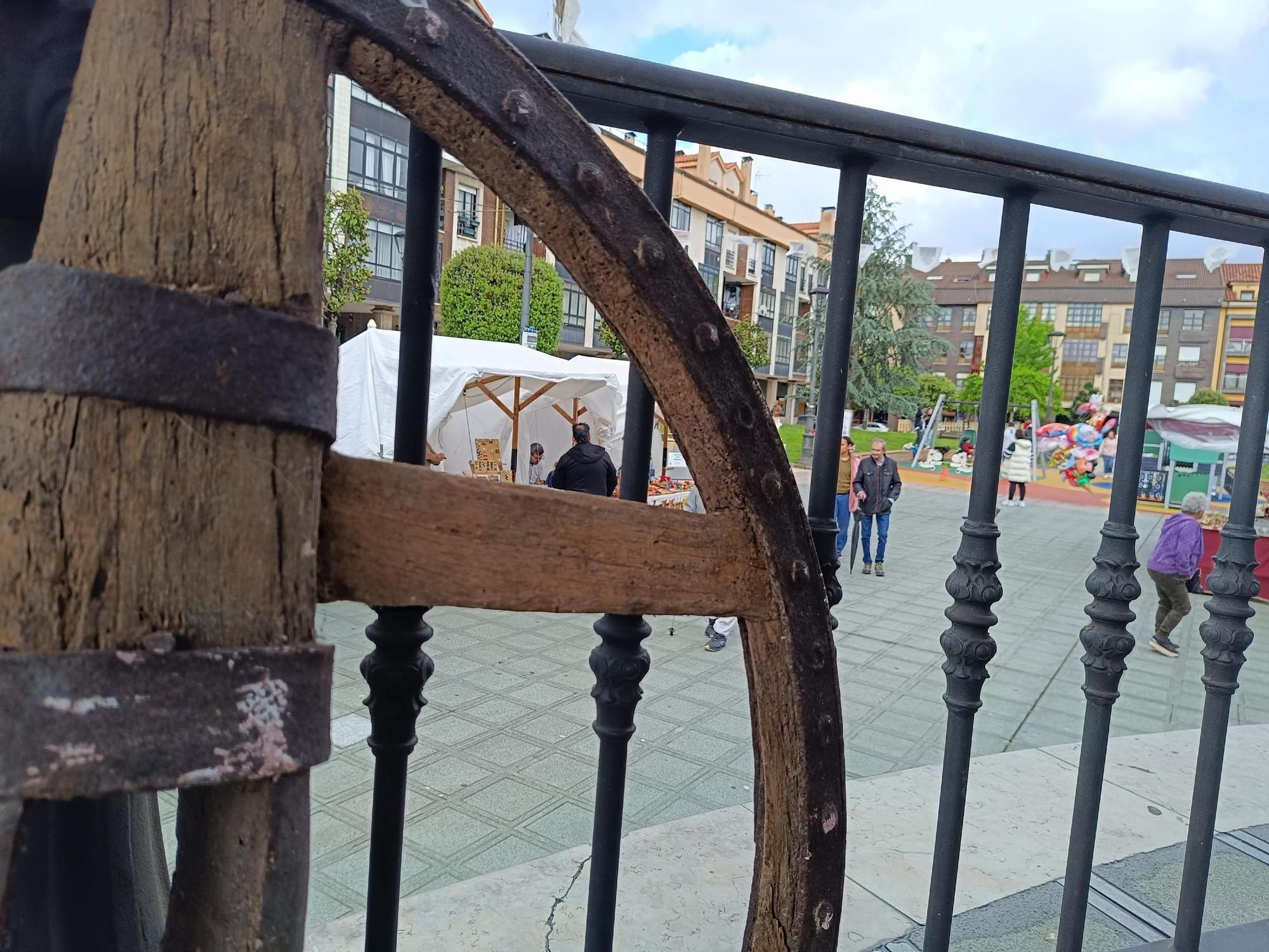 Tradición y gastronomía en la primera jornada del Mercado San Isidro de Llanera