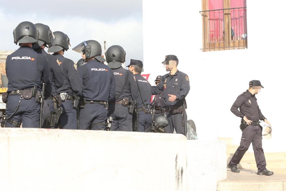 Operativo especial para el desalojo de sa Penya.