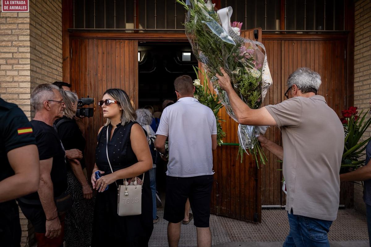Despedida con "mucho dolor" a Javier y Esther, el matrimonio asesinado en Tauste.