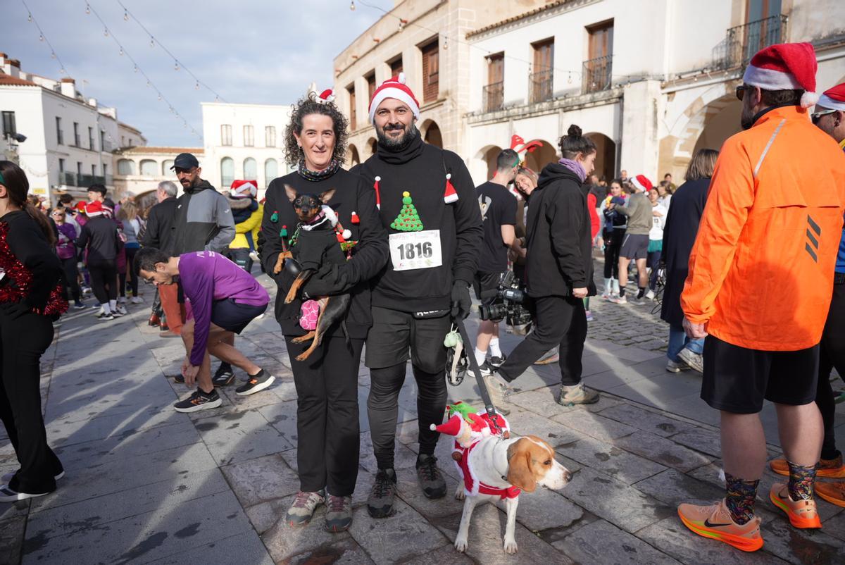 FOTOGALERÍA | Los mejores disfraces de la San Silvestre de Badajoz, en imágenes