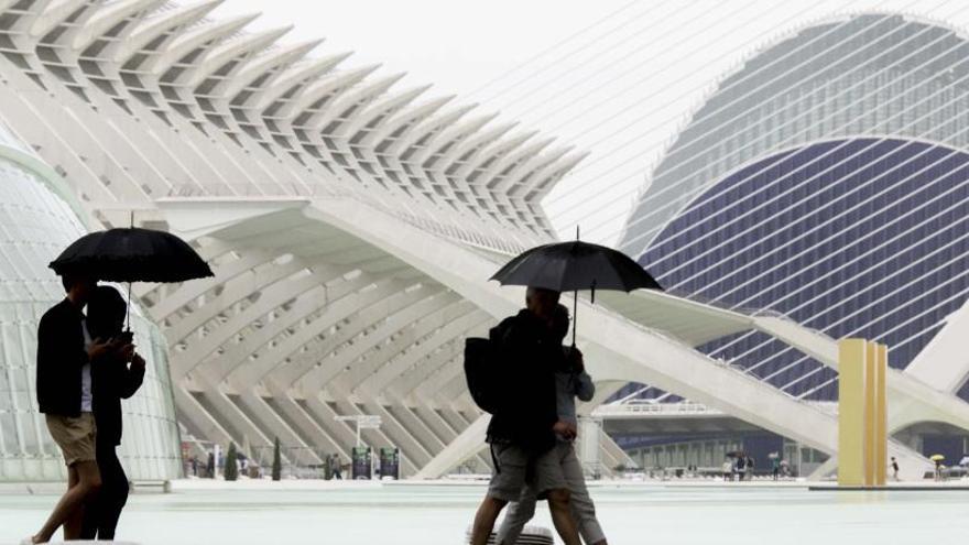 El litoral norte de València y toda  la provincia de Castelló, en alerta por tormentas