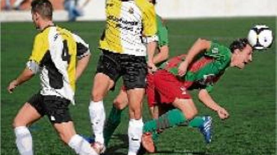 Un gol ràpid dóna el derbi al Gironella B a Puig-reig