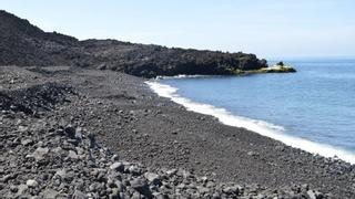 La lava del volcán 'da a luz' a 14 nuevas playas en La Palma