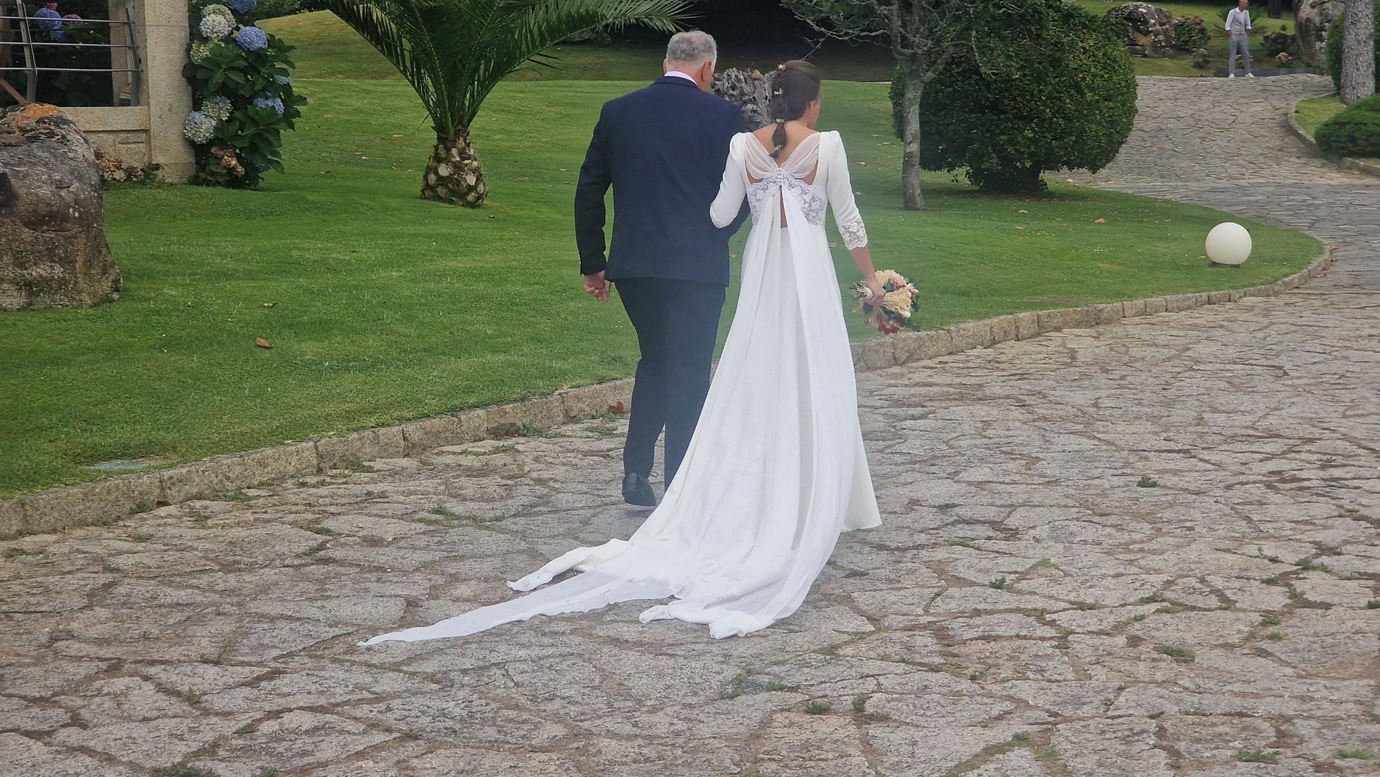 La boda de Serafín y Zaira en la finca La Atlántida, en el Concello de O Grove.