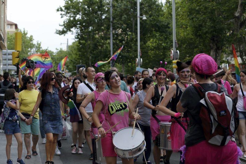 "Orgulloxos y libres". Manifestación del Orgullo en Zaragoza