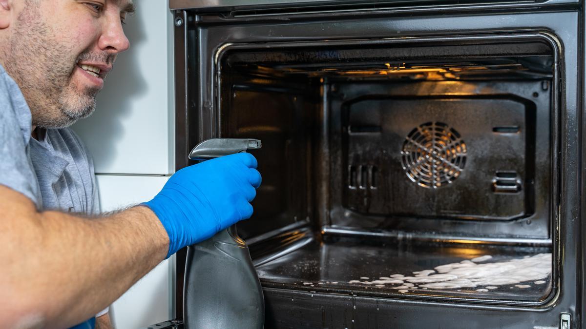 Cómo limpiar el horno con los mejores trucos y productos caseros, Estilo  de vida, Escaparate