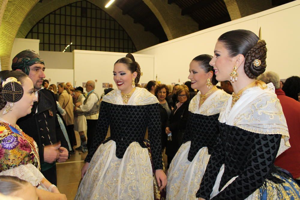 La corte de honor estrena un jubón negro