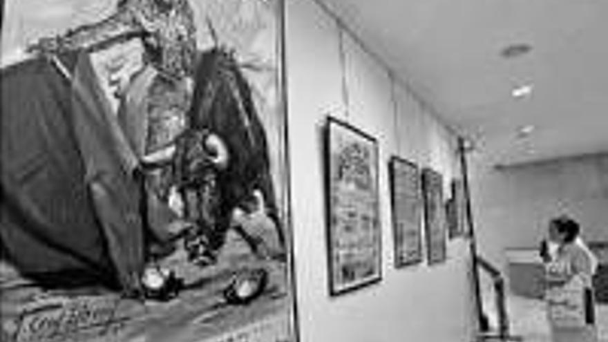 Una exposicion de carteles de toros y fotos repasa 40 años del coso pacense