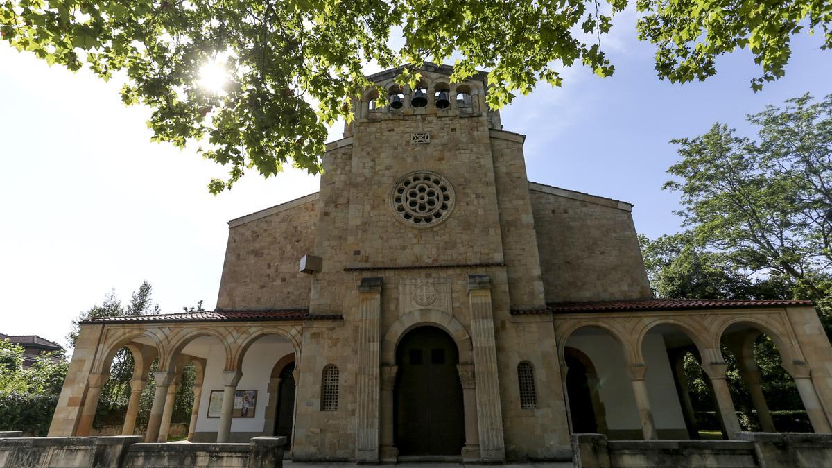 Iglesia de San Julián de Somió.