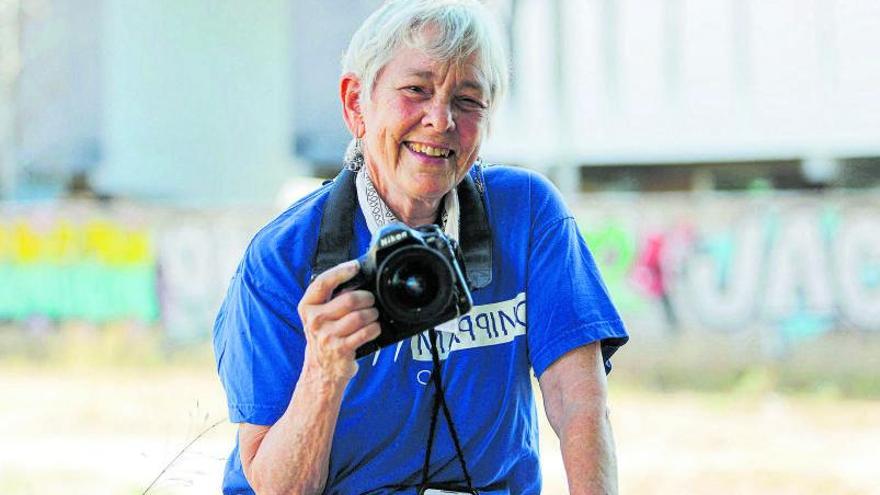 La fotógrafa estadounidense Martha Cooper.